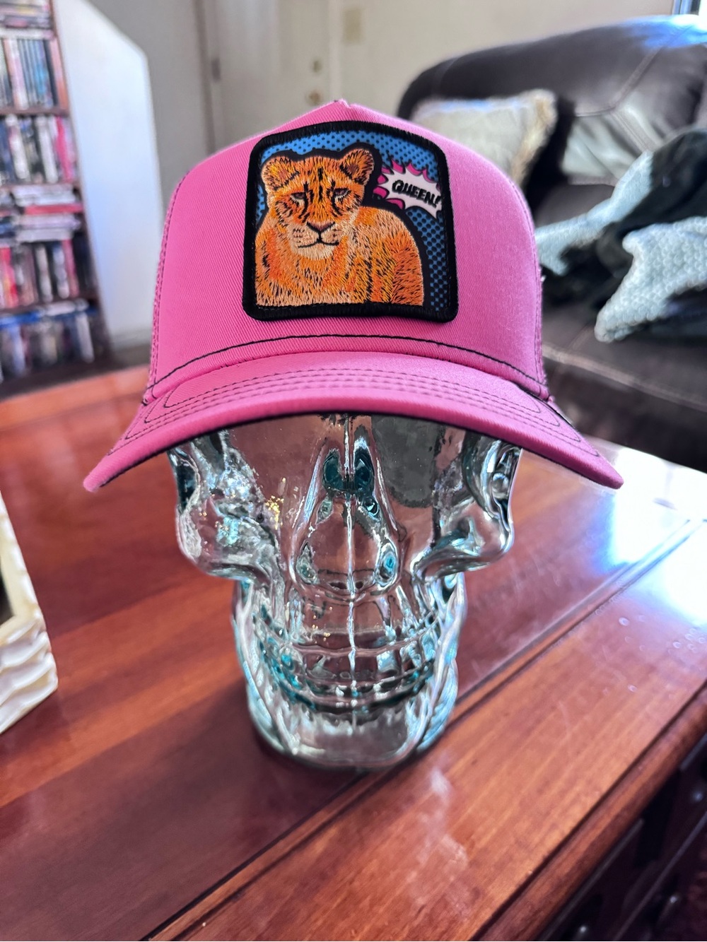 Goorin Bros. "POPART QUEEN LION"
Queen Trucker Hat. Mesh SnapBack NWT